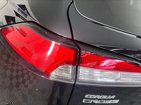 Used 2024 Toyota Corolla Cross LE FWD image 28