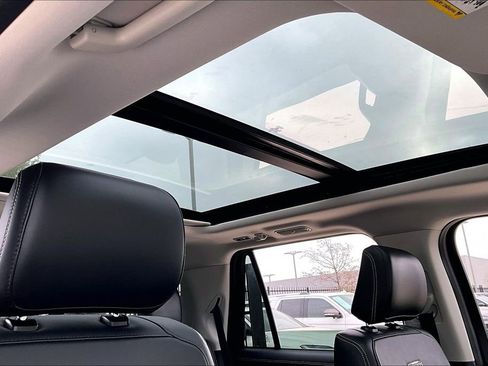 Used 2025 Ford Expedition Platinum image 20