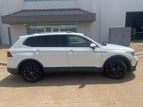 Used 2023 Volkswagen Tiguan SE FWD image 15
