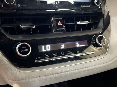 Used 2020 Toyota Corolla SE FWD image 20