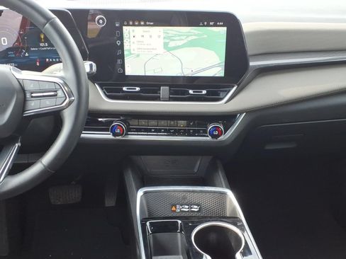 Used 2025 Chevrolet Equinox LT w/ Convenience Package II FWD image 13