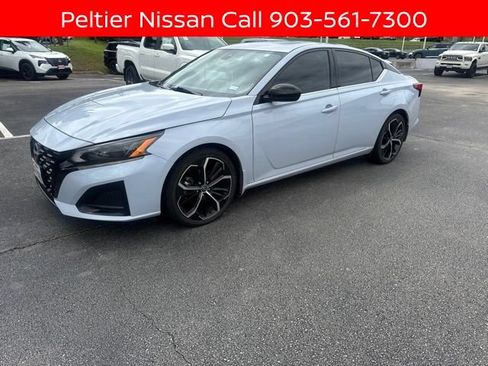 Used 2023 Nissan Altima 2.5 SR w/ SR Premium Package FWD image 7