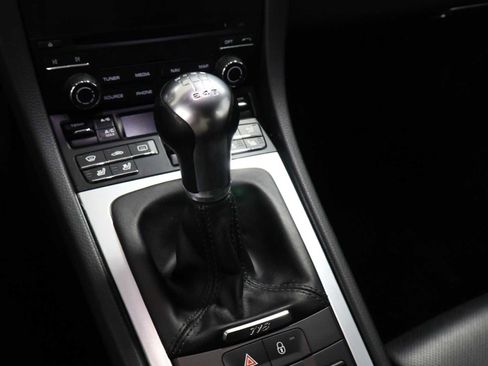 Used 2018 Porsche 718 Cayman RWD image 25