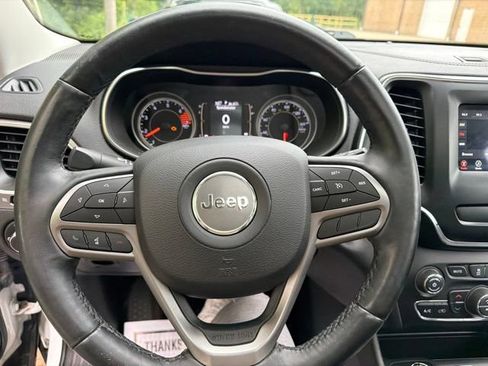 Used 2019 Jeep Cherokee Latitude Plus w/ Comfort/Convenience Group AWD/4WD image 11