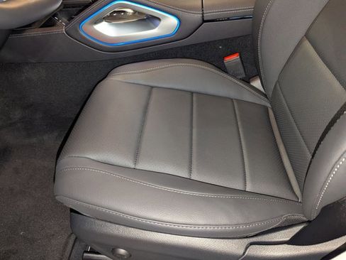 New 2026 Mercedes-Benz GLS 450 4MATIC image 4