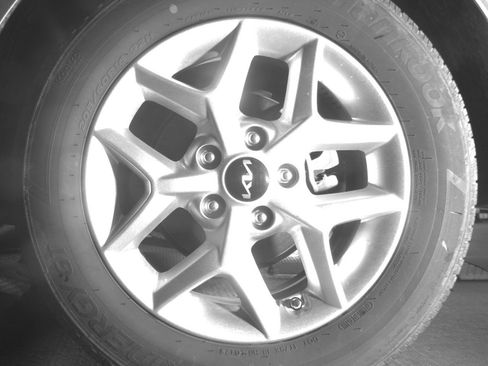 Used 2025 Kia Soul LX w/ LX Technology Package FWD image 14