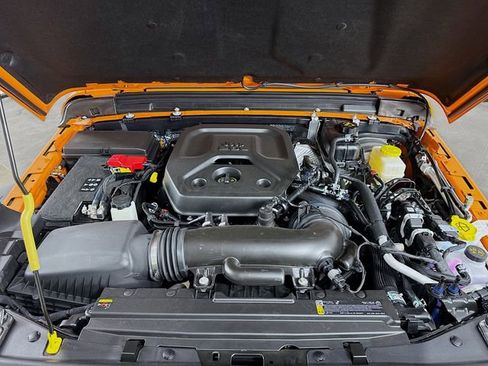 Used 2025 Jeep Wrangler Sport S image 28