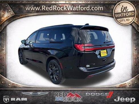 New 2027 Chrysler Pacifica Limited AWD/4WD image 7