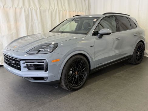 New 2026 Porsche Cayenne E-Hybrid image 2