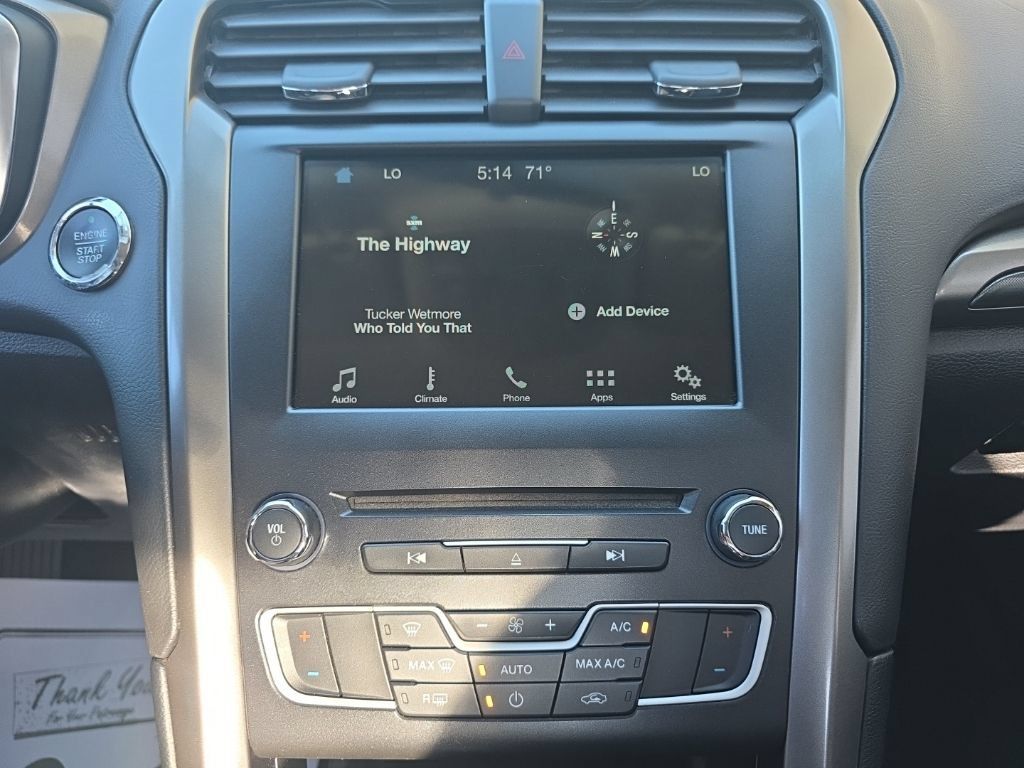 Used 2017 Ford Fusion SE w/ Equipment Group 201A FWD image 17