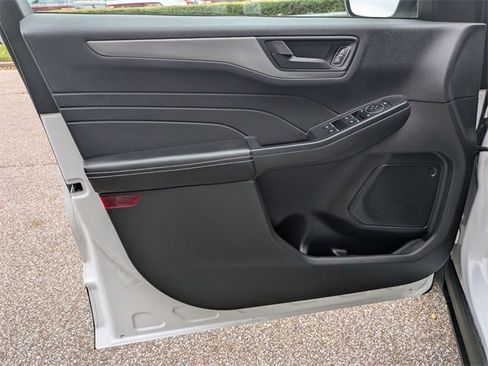 Used 2023 Ford Escape Active image 22