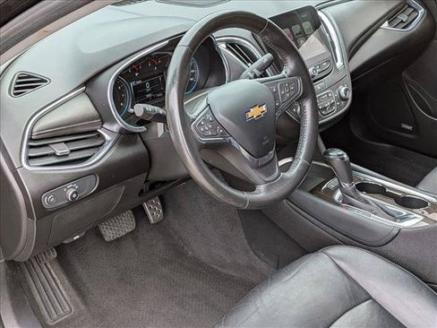Used 2016 Chevrolet Malibu Premier w/ Driver Confidence Package FWD image 10