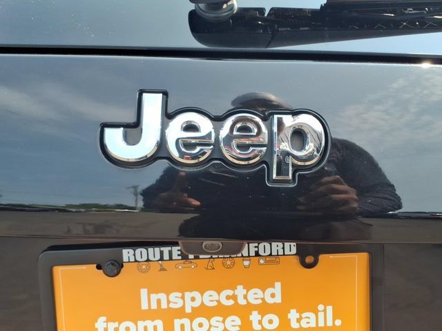 Certified 2021 Jeep Cherokee Limited w/ Elite Package AWD/4WD image 15