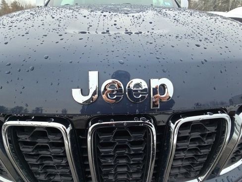 Used 2020 Jeep Grand Cherokee Limited w/ Luxury Group II image 29