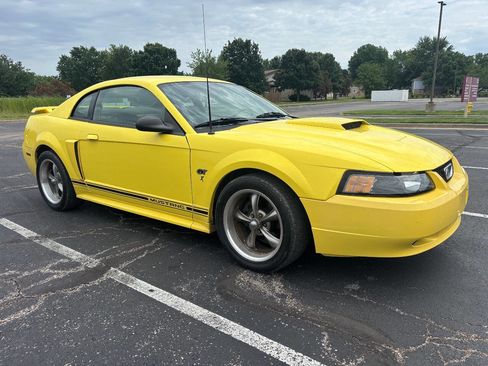 Used 2001 Ford Mustang GT image 2