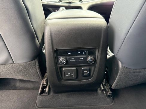 Used 2018 Buick Enclave Essence w/ Trailering Package AWD/4WD image 12