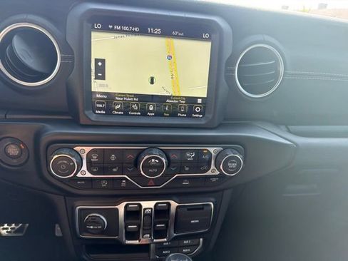 Used 2022 Jeep Wrangler Unlimited Sahara w/ LED Lighting Group AWD/4WD image 11