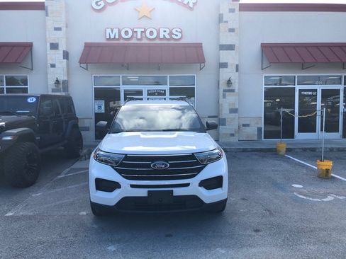 Used 2020 Ford Explorer XLT RWD image 4