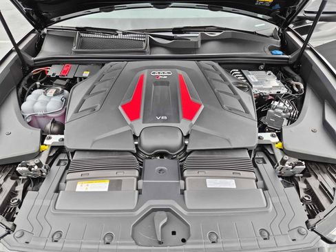 New 2026 Audi RS Q8 performance image 13