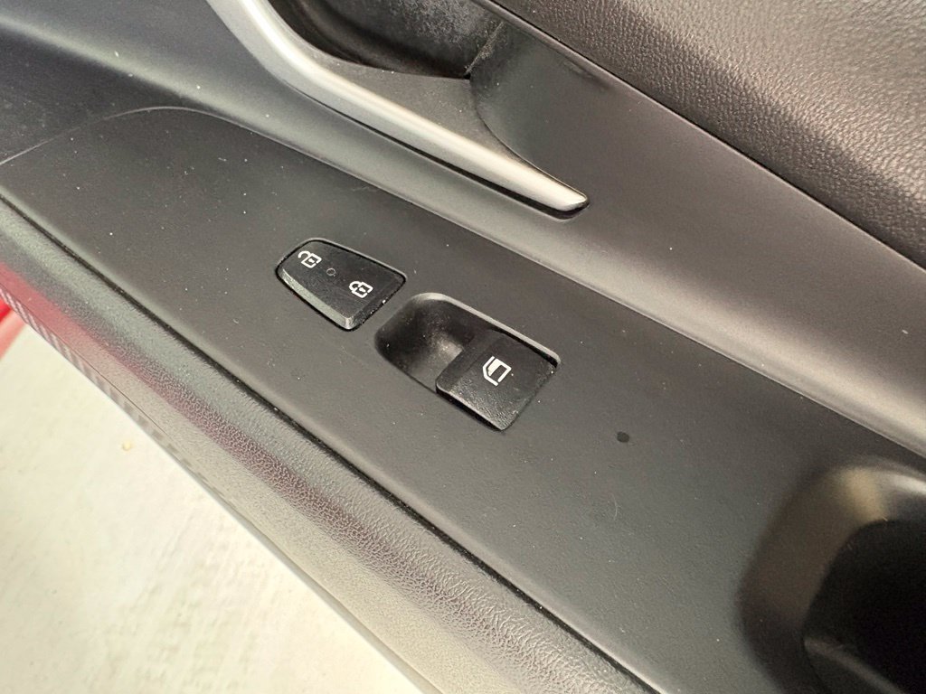 Used 2024 Hyundai Elantra Limited FWD image 13