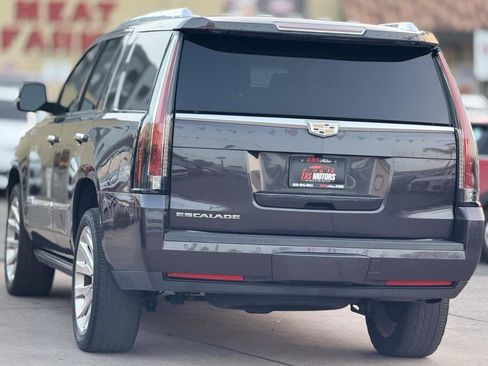 Used 2015 Cadillac Escalade Premium image 8