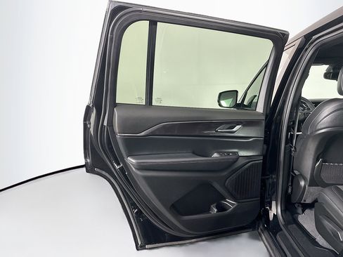 Used 2023 Jeep Grand Cherokee L Laredo image 26