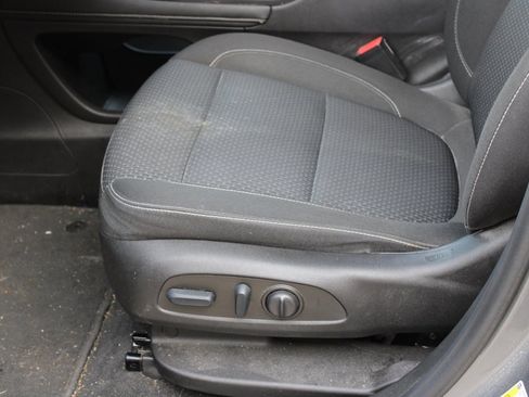 Used 2022 GMC Acadia SLE w/ Driver Convenience Package image 18