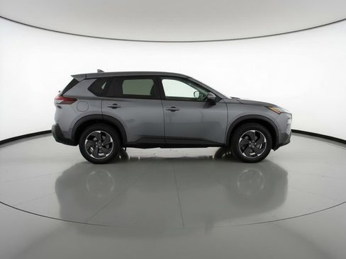 Used 2025 Nissan Rogue SV image 11
