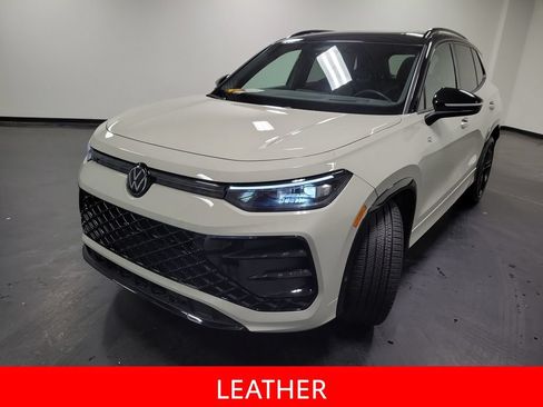 Used 2026 Volkswagen Tiguan SE R-Line FWD image 4