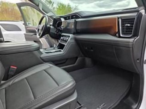 Used 2024 GMC Sierra 2500 Denali w/ Denali Reserve Package image 13