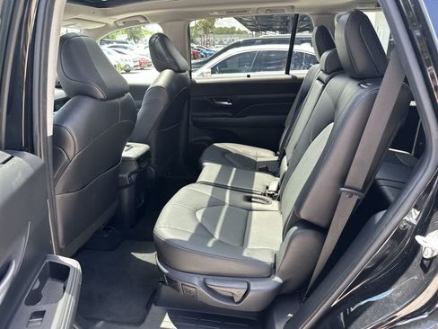 Used 2024 Toyota Grand Highlander FWD image 4