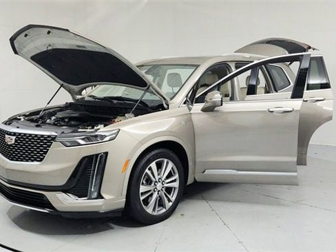 Certified 2022 Cadillac XT6 Premium Luxury image 9