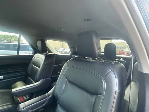 Used 2020 Ford Explorer XLT w/ Equipment Group 202A AWD/4WD image 8