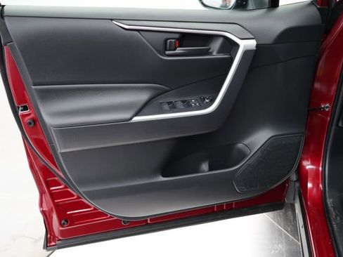 Used 2023 Toyota RAV4 LE image 9