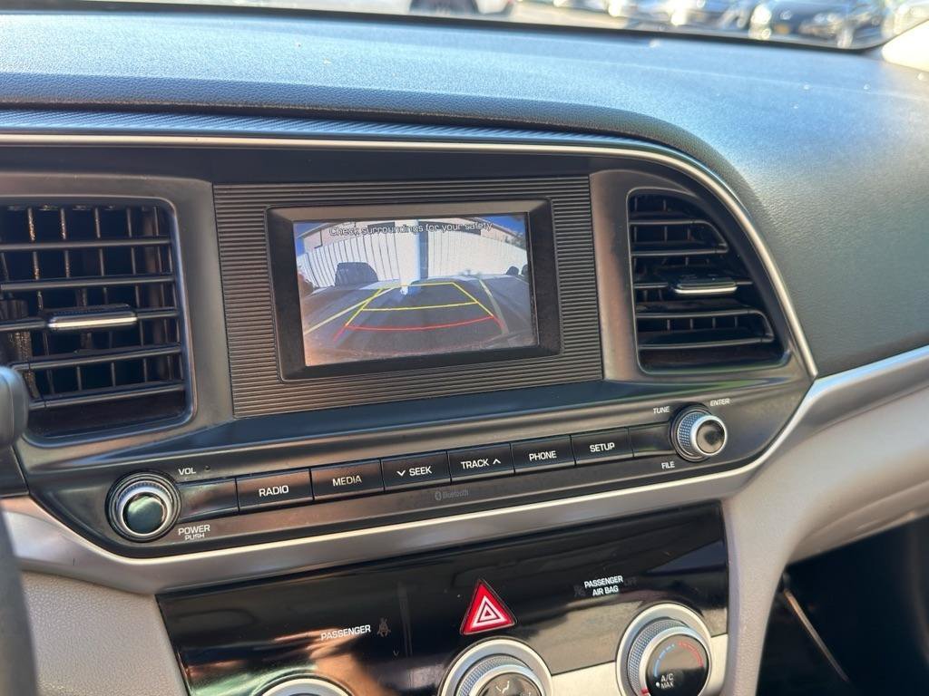 Used 2019 Hyundai Elantra SE FWD image 31