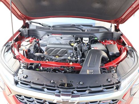 Used 2025 Chevrolet Trax RS w/ Driver Confidence Package FWD image 37