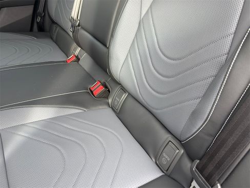 New 2026 Volkswagen Tiguan SE R-Line image 30