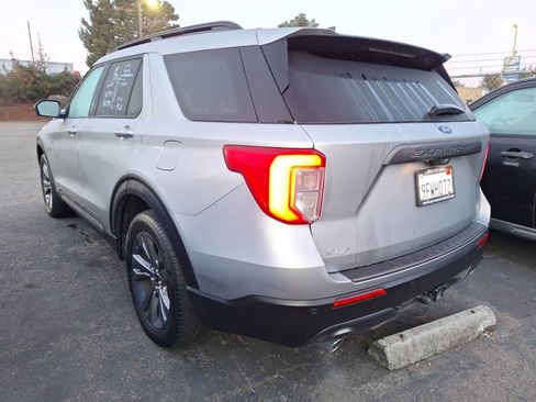 Used 2023 Ford Explorer XLT w/ Equipment Group 202A image 4