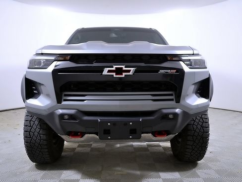 Used 2025 Chevrolet Colorado ZR2 w/ Technology Package AWD/4WD image 5