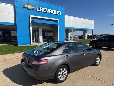 Used 2011 Toyota Camry LE w/ LE Extra-Value Pkg image 8