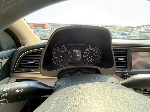 Used 2018 Hyundai Elantra SEL w/ Cargo Package image 31