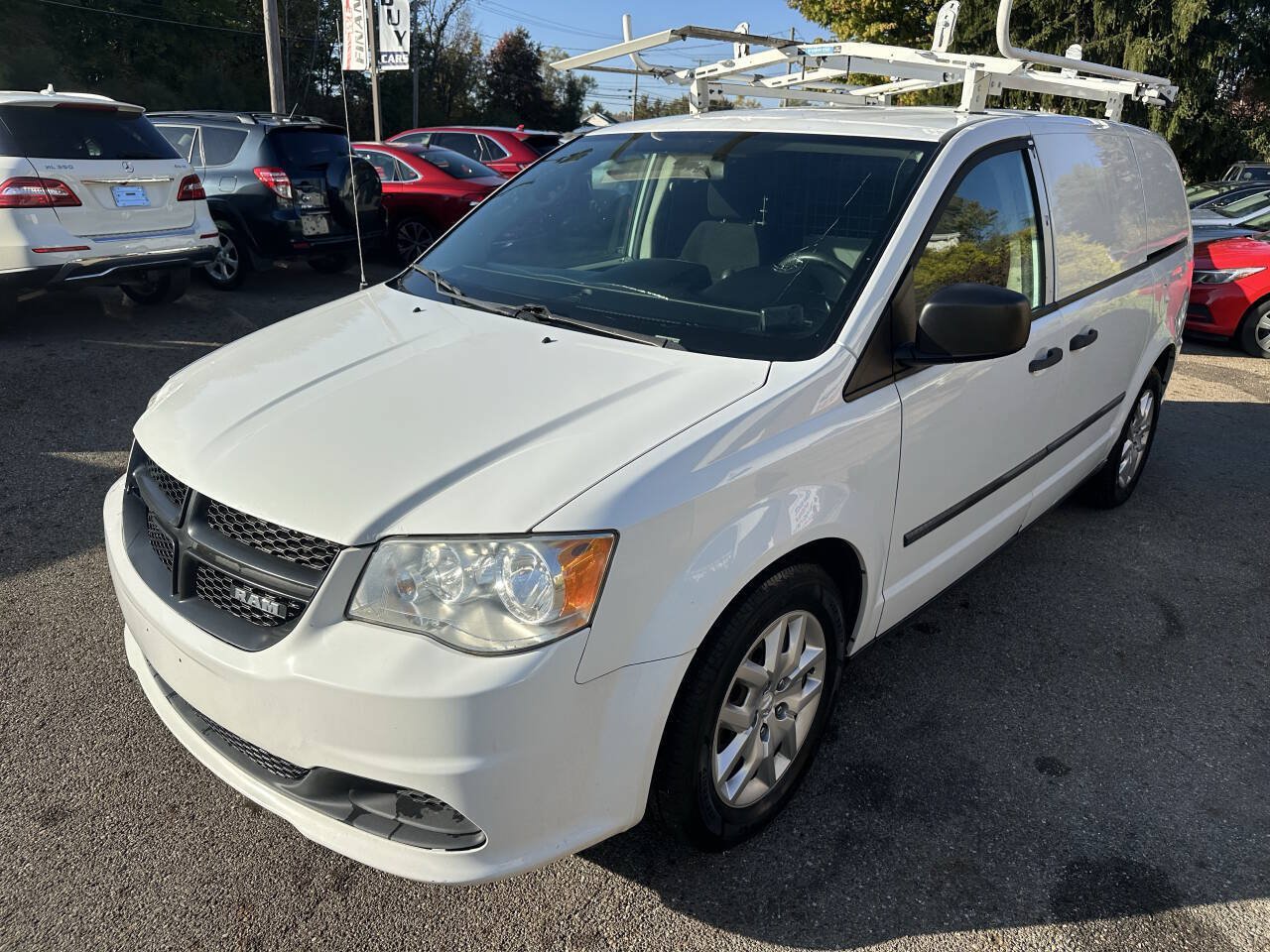 Used 2015 RAM C/V Tradesman FWD image 2