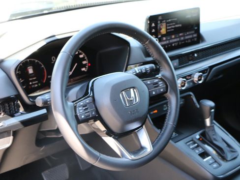 Used 2025 Honda CR-V EX-L image 19