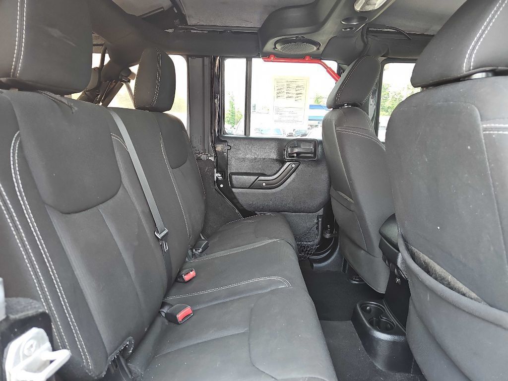 Used 2014 Jeep Wrangler Unlimited Rubicon w/ Connectivity Group AWD/4WD image 46