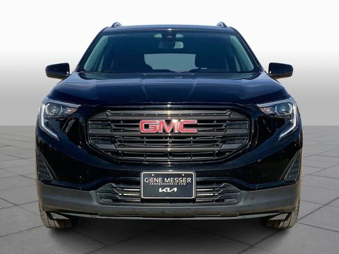 Used 2021 GMC Terrain SLE w/ Driver Convenience Package image 3