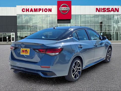 New 2025 Nissan Sentra SR image 5