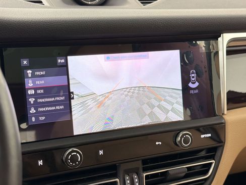 Certified 2023 Porsche Macan AWD/4WD image 22