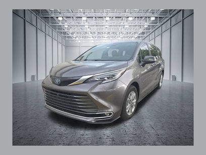 Used 2023 Toyota Sienna Platinum