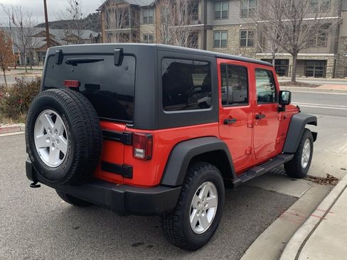 Used 2018 Jeep Wrangler Unlimited Sport S image 9
