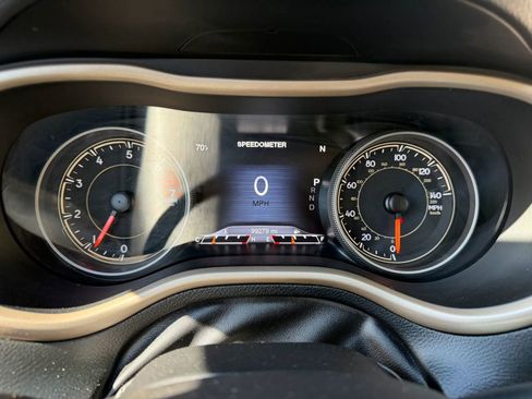 Used 2017 Jeep Cherokee Limited AWD/4WD image 26